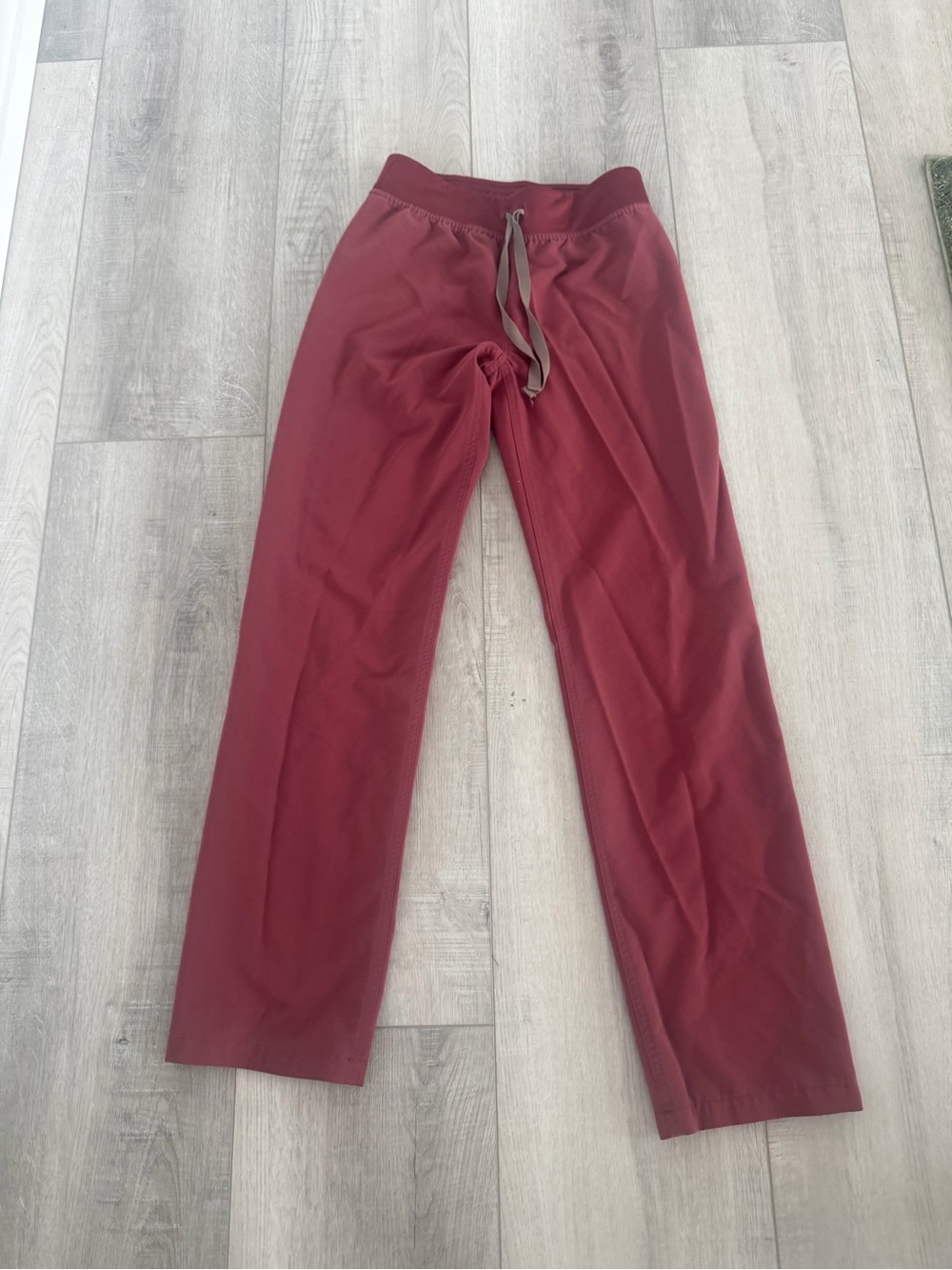 Women’s Figs Livingston Scrub Pant in Muted Burgandy - Size XXS